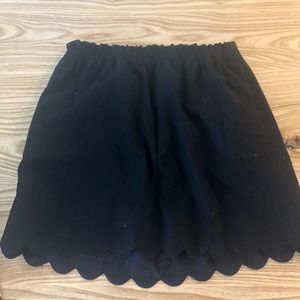 Black Banana Republic skirt! Scalloped bottom